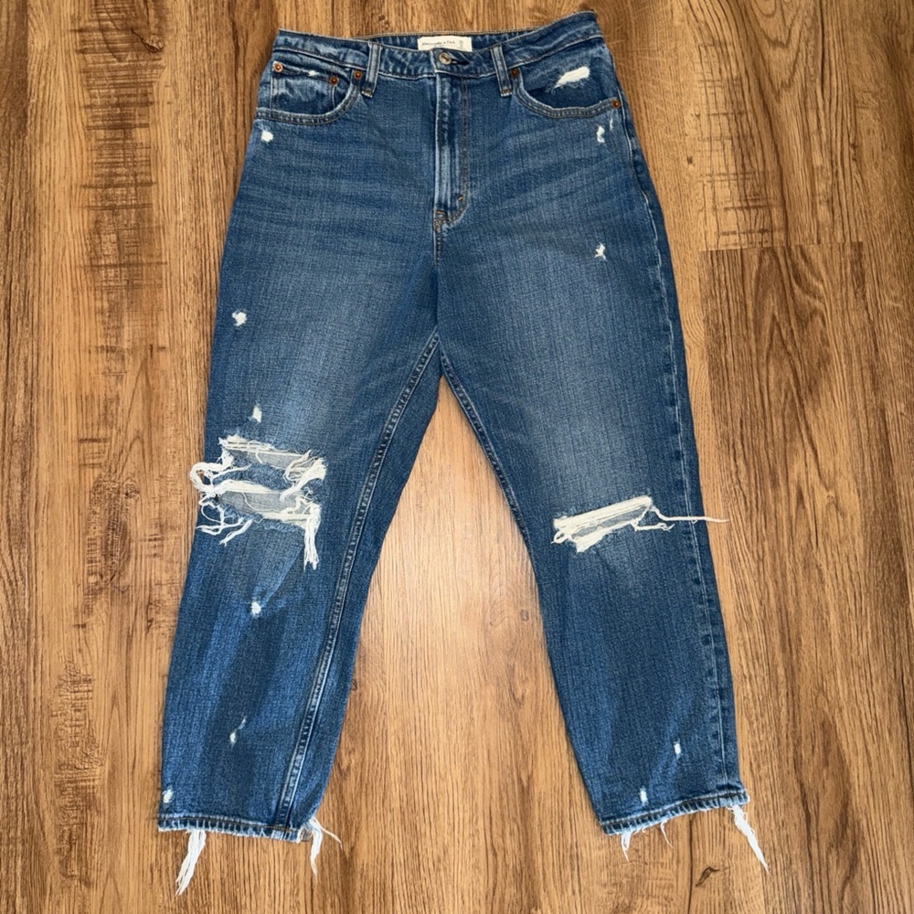Abercrombie & Fitch The Mom High Rise Curve Love Women’s Distressed Jeans 28/6s